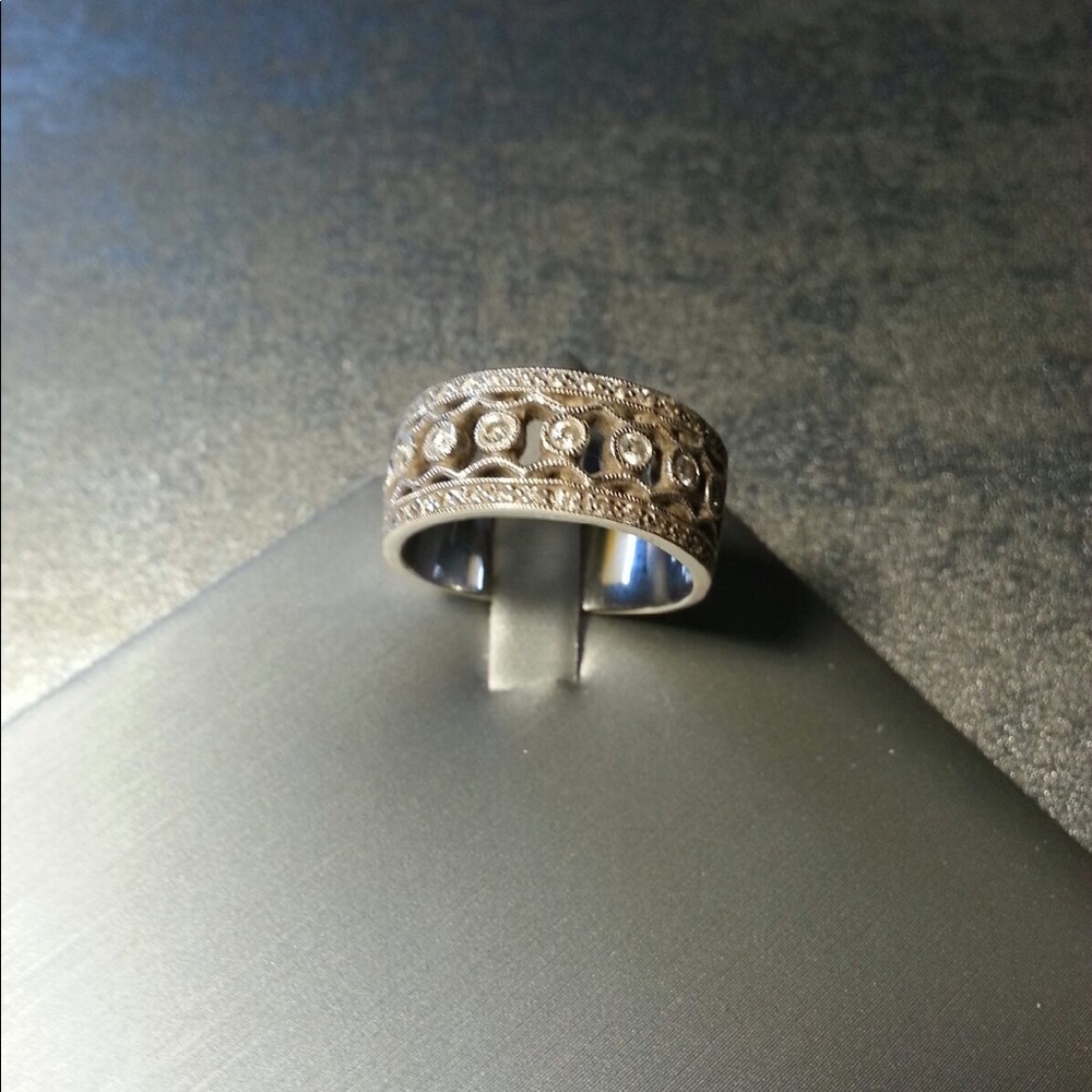 Diamond ring - Picture 3 of 3